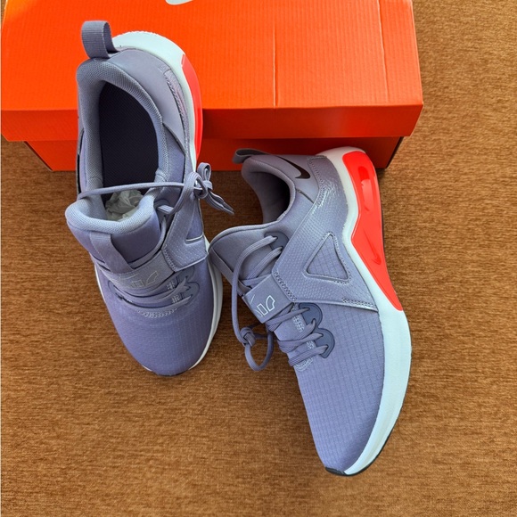 NIKE W AIR MAX BELLA TR5 - Picture 9 of 11